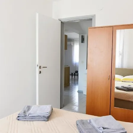Apartment Grosse In Mit Grill Und Garten *