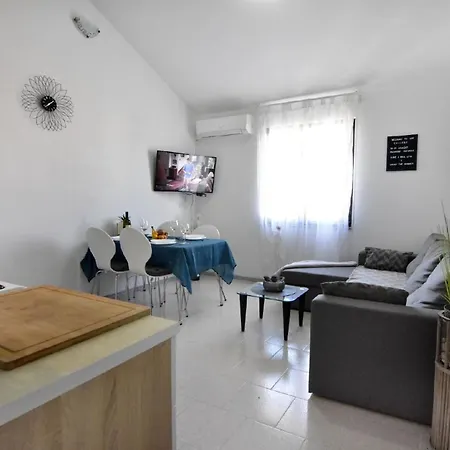 Apartment Grosse In Mit Grill Und Garten