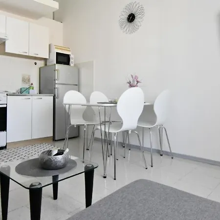 Grosse In Mit Grill Und Garten Apartment Umag