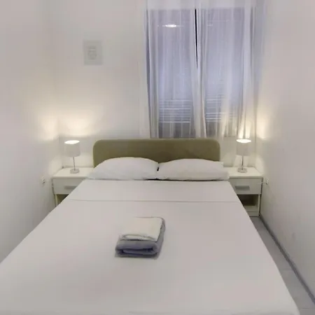 Grosse In Mit Grill Und Garten Apartman Umag
