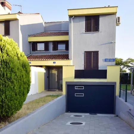Apartman Grosse In Mit Grill Und Garten Umag